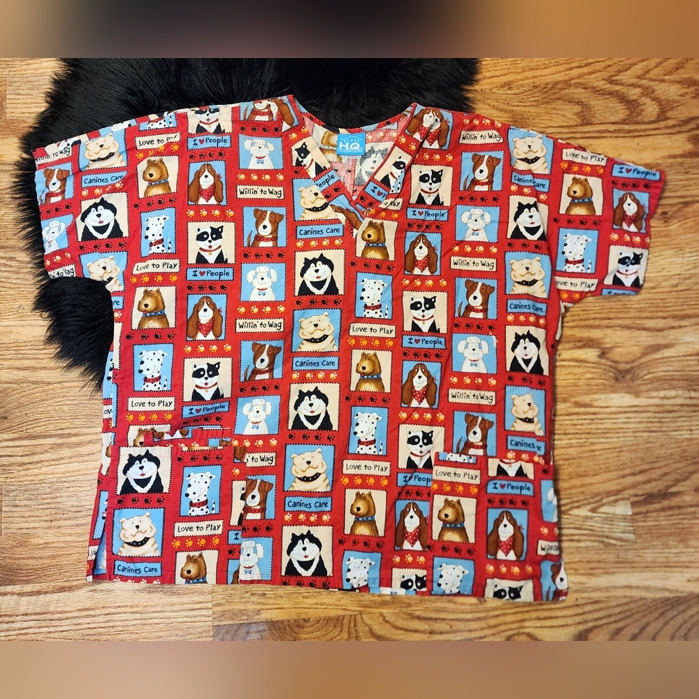 Vintage HQ Red Background with Puppies Scrubs Top Size L